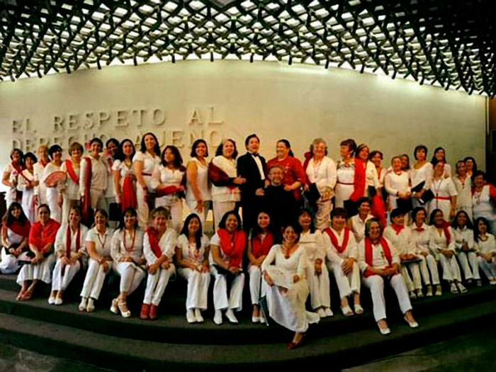 Coral Femenino Harmonnía. Coro de la Unidad de Vinculación Artística de la UNAM Tlatelolco. David Arontes. Luis Hernández. CDMX.